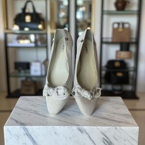 Elegant Cream Women's Shoes